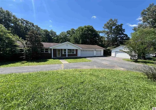 Homes for sale in Benton, KY | 1562 Moors Camp Hwy, Benton, KY 42025 | MLS# 26016054