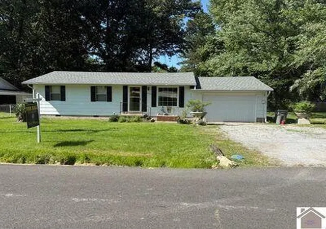 Homes for sale in Paducah, KY | 2220 W Hovekamp Rd, Paducah, KY 42003 | MLS# 26016215