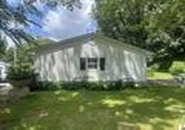 Homes for sale in Paducah, KY | 2220 W Hovekamp Rd, Paducah, KY 42003 | MLS# 26016215