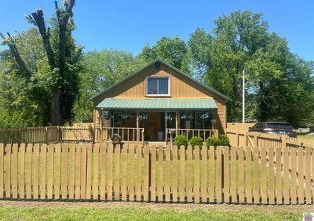 Single family home for sale at 278 Lone Valley Rd, Calvert City, KY 42029 | MLS# 26016410