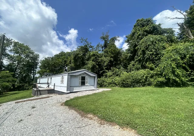 Homes for sale in Bronston, KY | 376 Cumberland Dr, Bronston, KY 42518 | MLS# 26015852