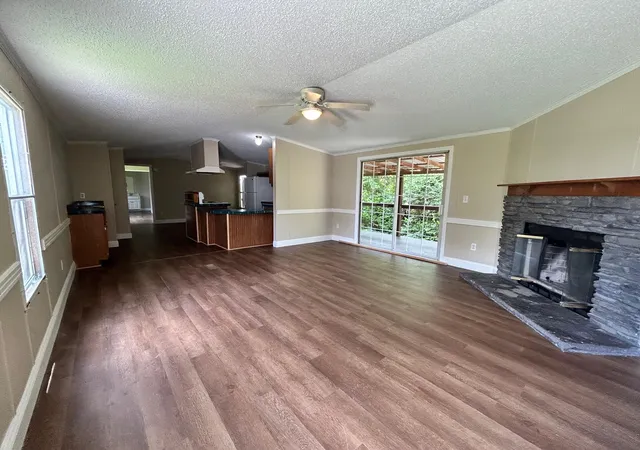 Homes for sale in Bronston, KY | 376 Cumberland Dr, Bronston, KY 42518 | MLS# 26015852