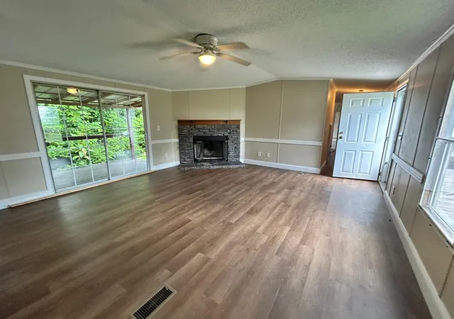 Photo 3 of Sale Pending at 376 Cumberland Dr, Bronston, KY 42518 | MLS# 26015852 | Listing updated on 2026-09-02