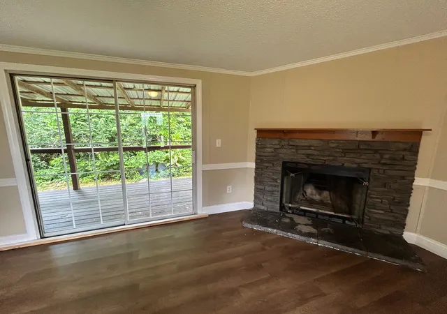 Photo 3 of Single family home for sale at 376 Cumberland Dr, Bronston, KY 42518 | MLS# 26015852 | Listing updated on 2026-10-08