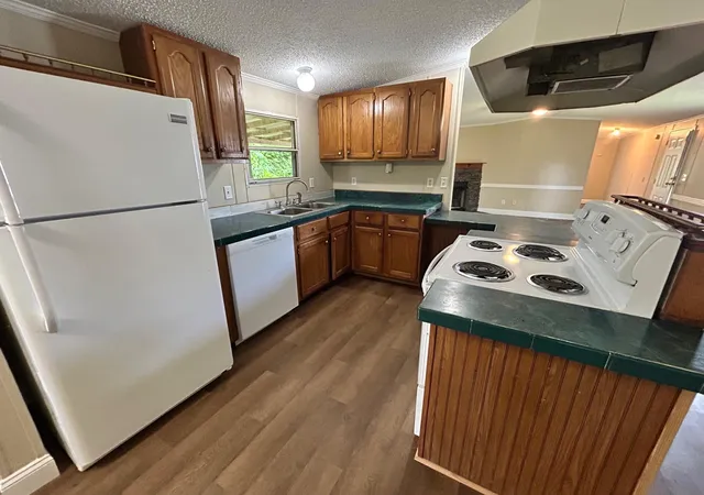 Photo 4 of Single family home for sale at 376 Cumberland Dr, Bronston, KY 42518 | MLS# 26015852 | Listing updated on 2026-10-08