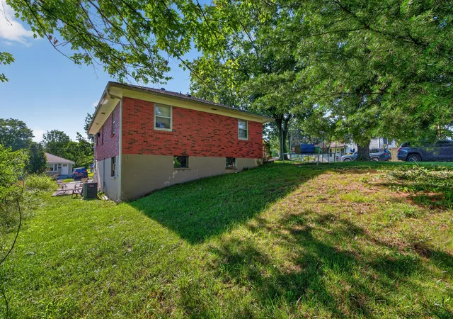Homes for sale in Harrodsburg, KY | 557 Belmont St, Harrodsburg, KY 40330 | MLS# 26015328