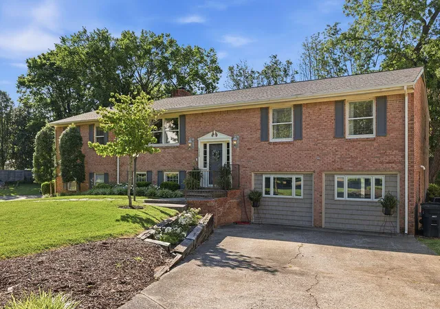 2nd image of 4328 Harts Ct, Paducah, KY 42001 | MLS# 26016470