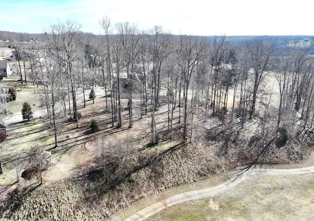 Homes for sale in Cadiz, KY | 326 Cayuga Dr, Cadiz, KY 42211 | MLS# 26015341