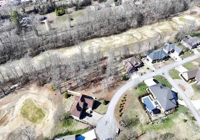 Homes for sale in Cadiz, KY | 326 Cayuga Dr, Cadiz, KY 42211 | MLS# 26015341