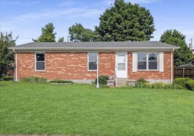 Homes for sale in Nicholasville, KY | 118 Kingsway Dr, Nicholasville, KY 40356 | MLS# 26015368