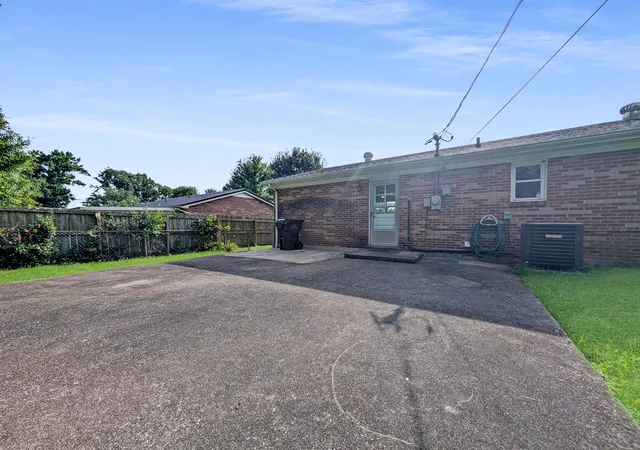 Homes for sale in Nicholasville, KY | 118 Kingsway Dr, Nicholasville, KY 40356 | MLS# 26015368