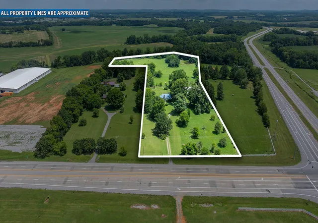 Photo 1 of Single family home for sale at 2450 Pembroke Rd, Hopkinsville, KY 42240 | MLS# 26015320 | Listing updated on 2026-07-13