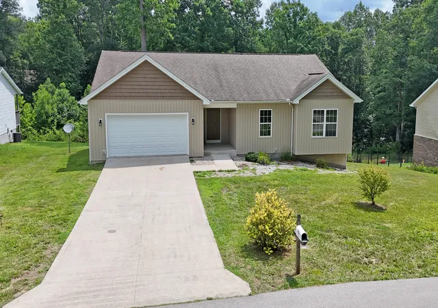 2nd image of 422 Scarlet Oak Dr, London, KY 40741 | MLS# 26016678