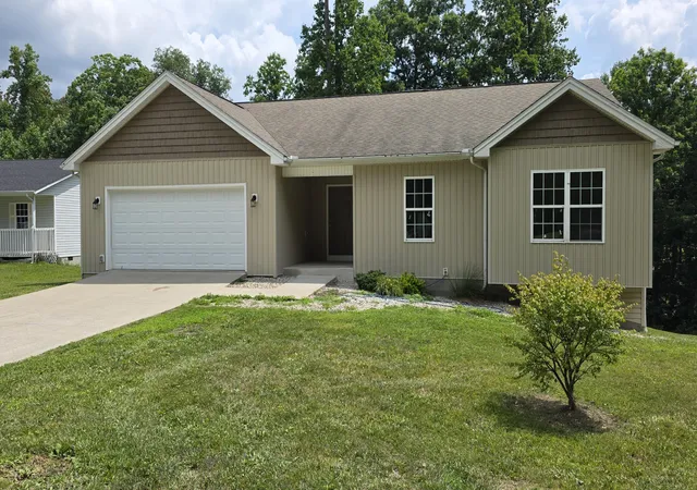 Photo 3 of Single family home for sale at 422 Scarlet Oak Dr, London, KY 40741 | MLS# 26016678 | Listing updated on 2026-07-08