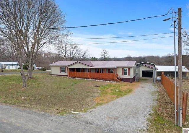 Homes for sale in Cadiz, KY | 112 Farmers Ln, Cadiz, KY 42211 | MLS# 26015989