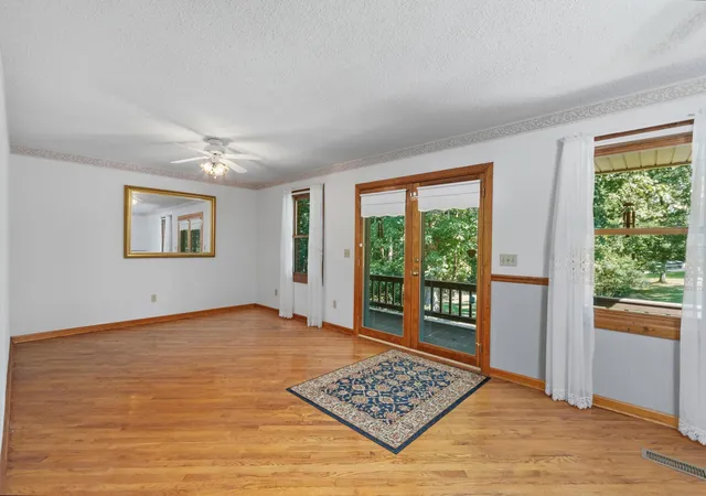 Photo 4 of Sale Pending at 209 Jonathan Shrs Rd, Benton, KY 42025 | MLS# 26015634 | Listing updated on 2026-08-28