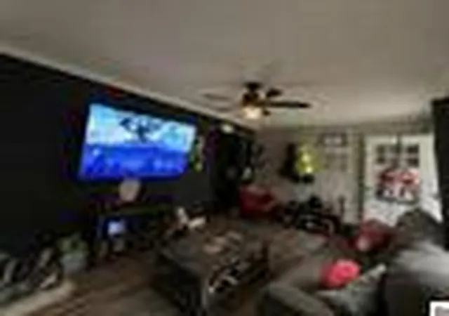 3rd image of 925 N 25Th St, Paducah, KY 42001 | MLS# 26016397