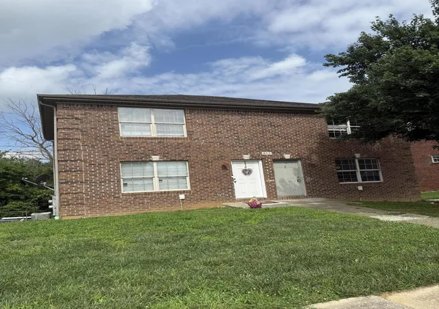 Homes for sale in Berea, KY | 812 Ridgewood Dr #1-2, Berea, KY 40403 | MLS# 26015364