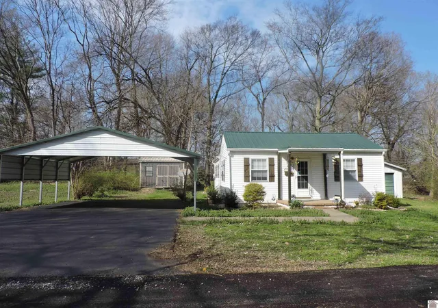 Homes for sale in Benton, KY | 205 E 15th St, Benton, KY 42025 | MLS# 26015349