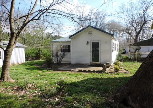Photo 3 of Sale Pending at 205 E 15th Street, Benton, KY 42025 | MLS# 26015349 | Listing updated on 2026-09-09