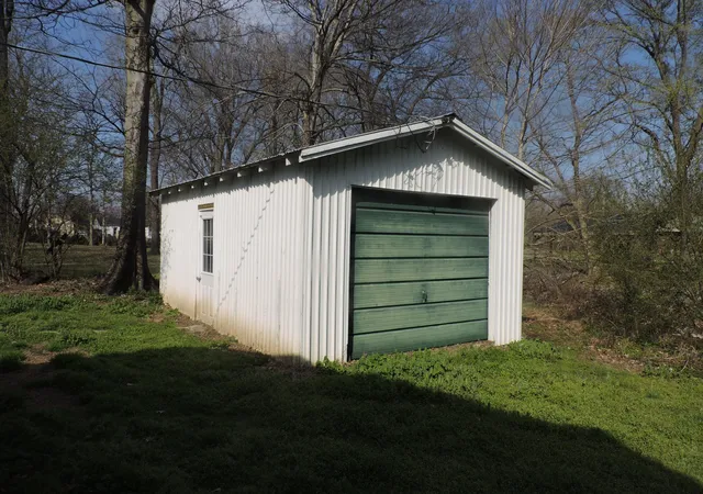 Photo 4 of Sale Pending at 205 E 15th Street, Benton, KY 42025 | MLS# 26015349 | Listing updated on 2026-09-09