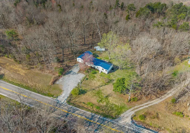 Photo 2 of Sale Pending at 7301 S Madisonville Rd, Hopkinsville, KY 42240 | MLS# 26015351 | Listing updated on 2026-09-01