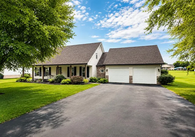 Homes for sale in Somerset, KY | 134 Hearthside Dr, Somerset, KY 42503 | MLS# 26015375