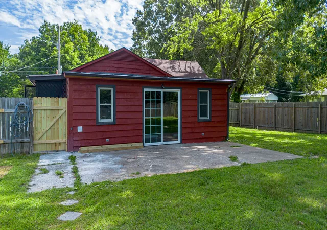 Homes for sale in Paducah, KY | 1220 Markham Ave, Paducah, KY 42003 | MLS# 26015968