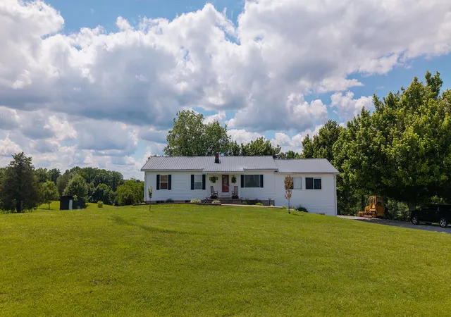 Photo 3 of Single family home for sale at 1153 Old Mount Vernon Rd, Somerset, KY 42503 | MLS# 26015379 | Listing updated on 2026-09-27