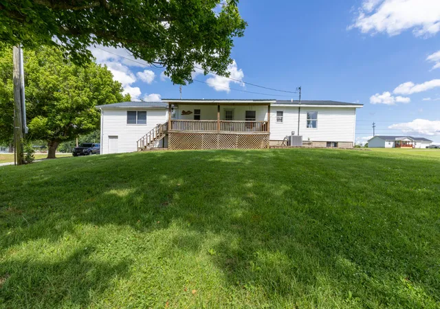 Photo 4 of Single family home for sale at 1153 Old Mount Vernon Rd, Somerset, KY 42503 | MLS# 26015379 | Listing updated on 2026-09-27