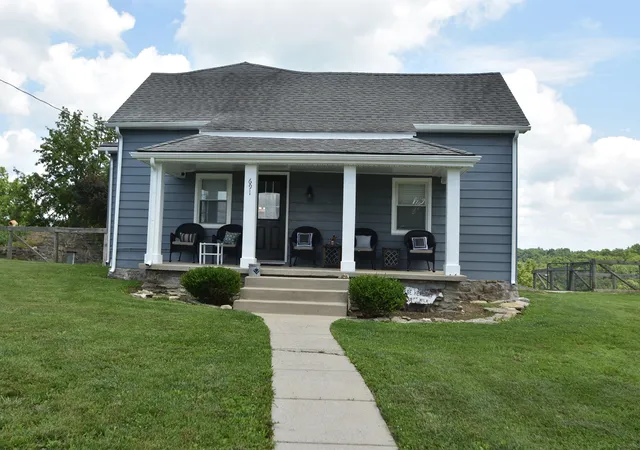 Homes for sale in Salvisa, KY | 691 Fairview Rd, Salvisa, KY 40372 | MLS# 26015403