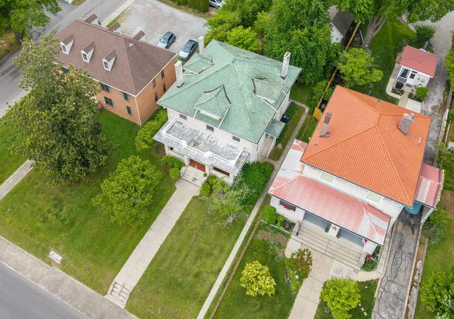 Photo 3 of Sale Pending at 1741 S Main St, Hopkinsville, KY 42240 | MLS# 26015383 | Listing updated on 2026-08-29