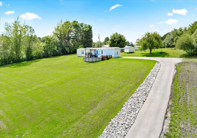 Homes for sale in London, KY | 1295 Old Salem Rd, London, KY 40741 | MLS# 26015650