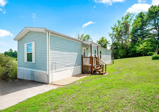 Homes for sale in London, KY | 1295 Old Salem Rd, London, KY 40741 | MLS# 26015650