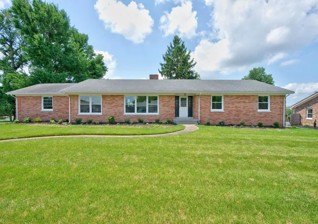 Photo 1 of Single family home for sale at 100 Natchez Tr, Nicholasville, KY 40356 | MLS# 26015593 | Listing updated on 2026-09-22