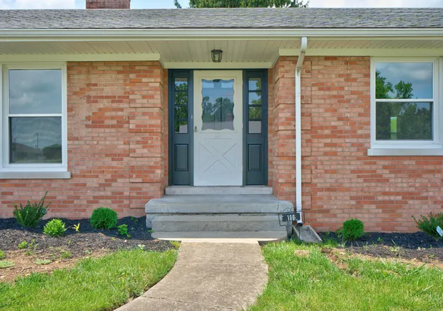 Photo 2 of Single family home for sale at 100 Natchez Tr, Nicholasville, KY 40356 | MLS# 26015593 | Listing updated on 2026-09-22