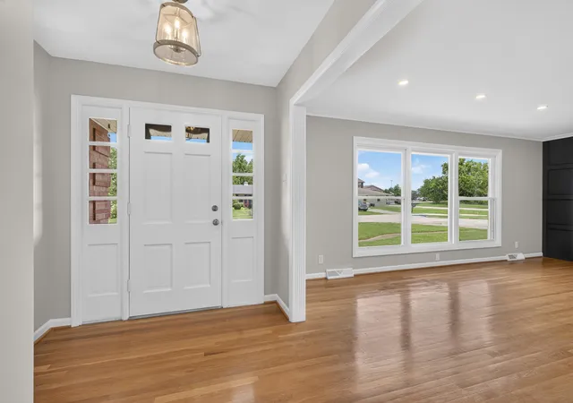 Photo 4 of Single family home for sale at 100 Natchez Tr, Nicholasville, KY 40356 | MLS# 26015593 | Listing updated on 2026-09-22