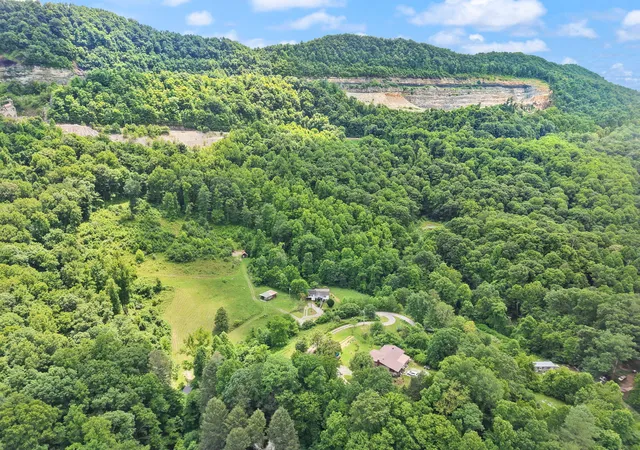 Homes for sale in Bledsoe, KY | 327 Day Hollow, Bledsoe, KY 40810 | MLS# 26015806