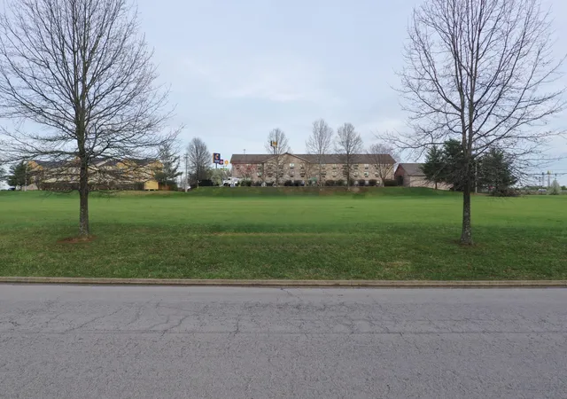 3rd image of 320 Silver Lake Dr, Mount Sterling, KY 40353 | MLS# 26015397