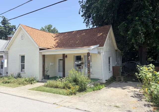 Homes for sale in Frankfort, KY | 710 Dabney St, Frankfort, KY 40601 | MLS# 26015826