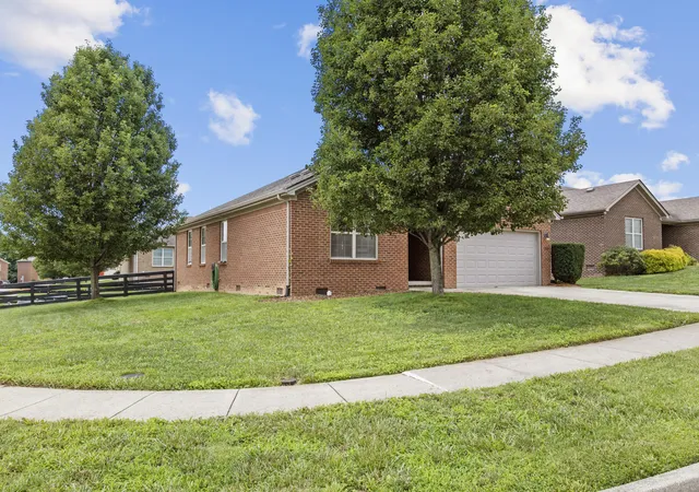 Photo 3 of Single family home for sale at 124 Bryants Trl, Berea, KY 40403 | MLS# 26015424 | Listing updated on 2026-10-13