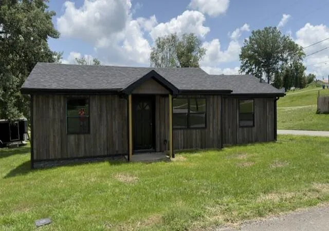 Homes for sale in Eubank, KY | 110 Maple St, Eubank, KY 42567 | MLS# 26015624