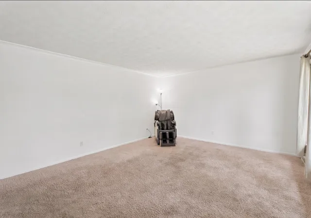 Photo 2 of Single family home for sale at 225 Nickell Hts Rd, Paducah, KY 42003 | MLS# 26015438 | Listing updated on 2026-09-18