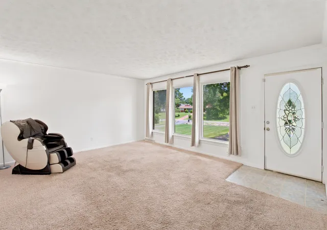Photo 3 of Single family home for sale at 225 Nickell Hts Rd, Paducah, KY 42003 | MLS# 26015438 | Listing updated on 2026-09-18