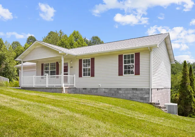 Homes for sale in Lily, KY | 491 Hopkins Cemetery Rd, Lily, KY 40740 | MLS# 26016045