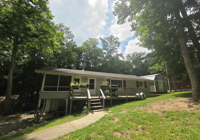 Homes for sale in Cadiz, KY | 159 Daffodil Dr, Cadiz, KY 42211 | MLS# 26015448