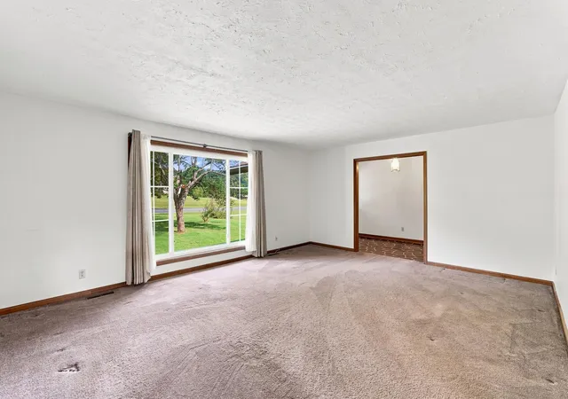 Photo 4 of Single family home for sale at 966 Jake Dukes Rd, Grand Rivers, KY 42045 | MLS# 26015449 | Listing updated on 2026-08-19