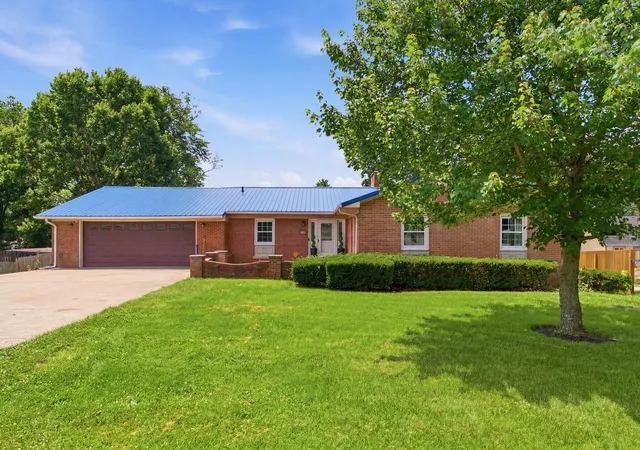 Homes for sale in Georgetown, KY | 206 Hiawatha Trl, Georgetown, KY 40324 | MLS# 26015580