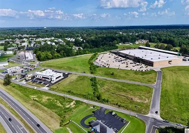 5th image of 5360 Hwy 60 West, Paducah, KY 42001 | MLS# 26015455
