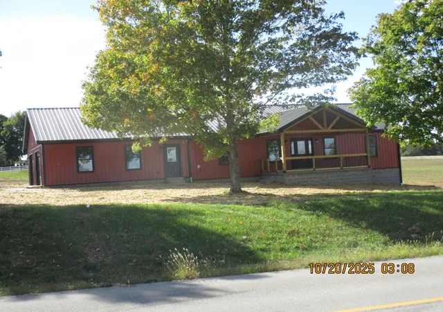 Homes for sale in Princeton, KY | 20 Cravens Rd, Princeton, KY 42445 | MLS# 26015490